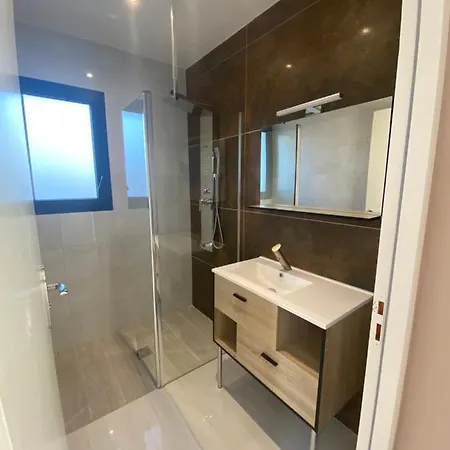 Grand Nicolas Bord De Villa