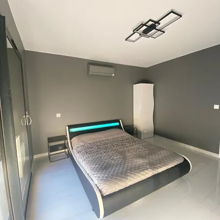 Grand Nicolas Bord De * Le Grau-dʼAgde